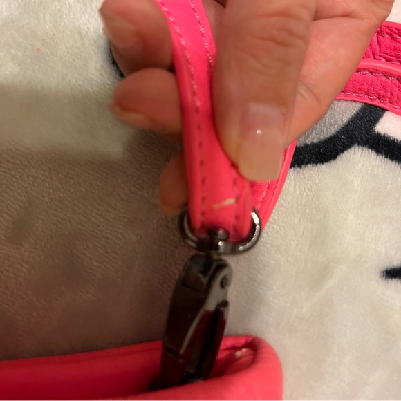 Hot pink skull clutch/shoulder bag with gunmetal hardware - Picture 9 of 9